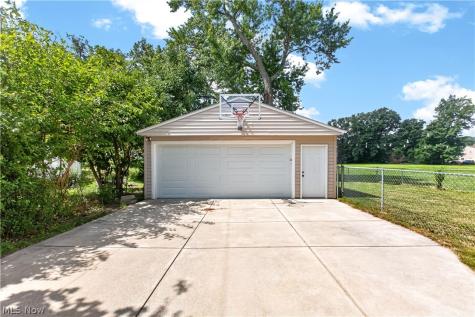 16305 Munn Road Cleveland OH 44111