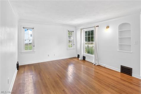 16305 Munn Road Cleveland OH 44111