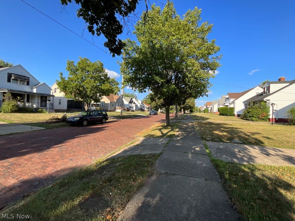15712 Westview Avenue Cleveland OH 44128