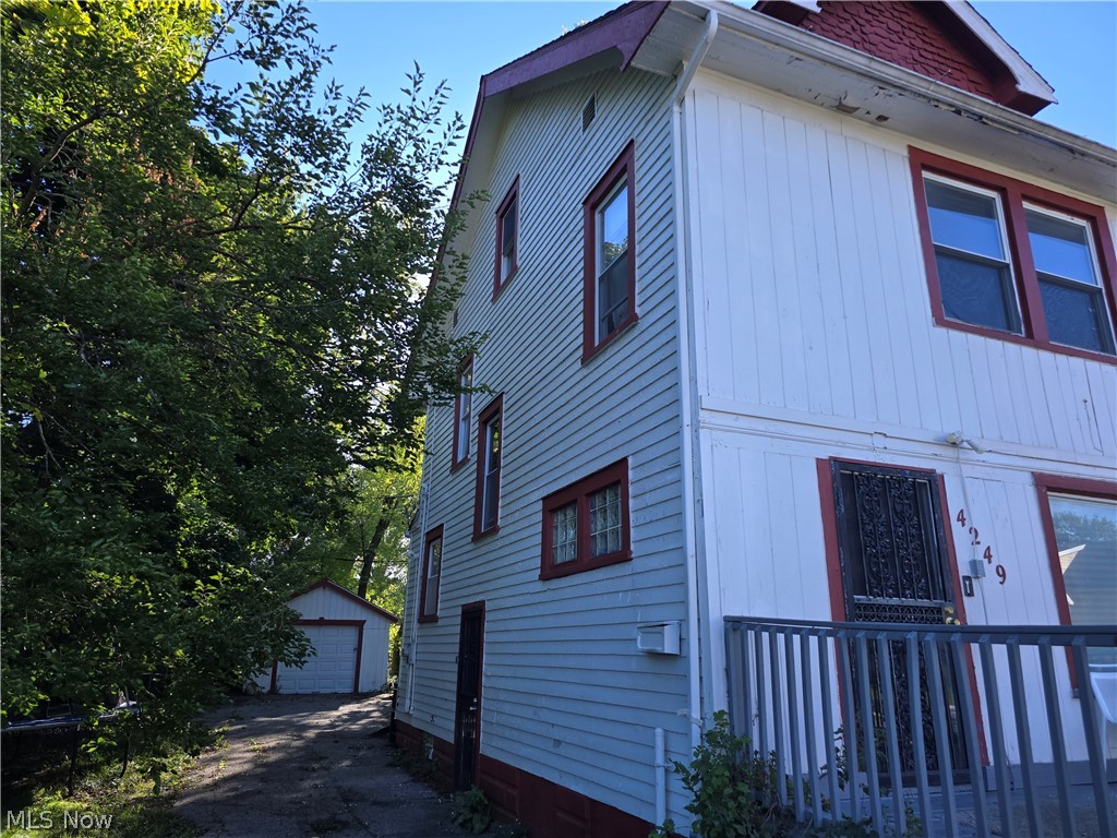4249 E 133rd Street Cleveland OH 44105