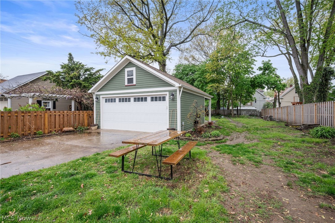 1358 Summit Avenue Lakewood OH 44107