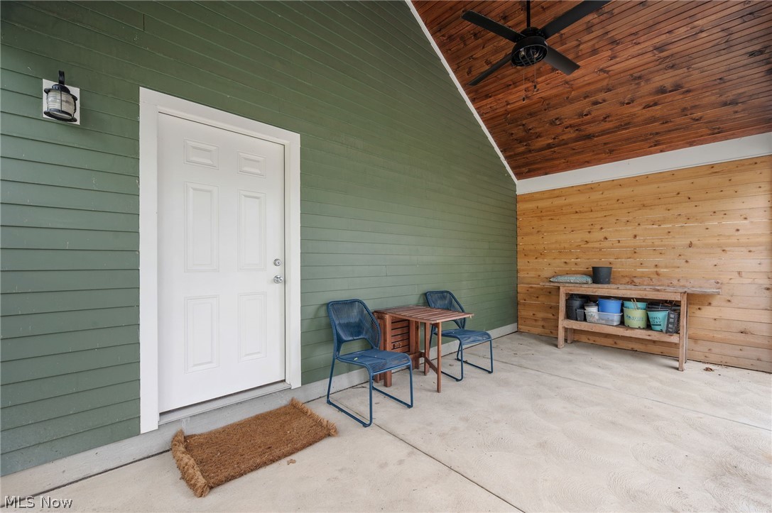 1358 Summit Avenue Lakewood OH 44107