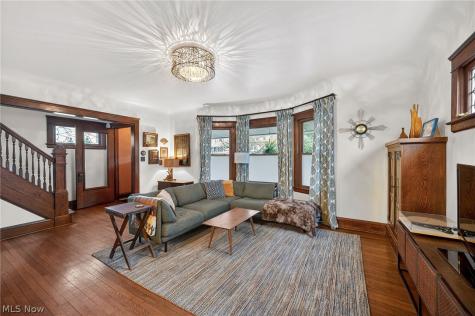 1358 Summit Avenue Lakewood OH 44107