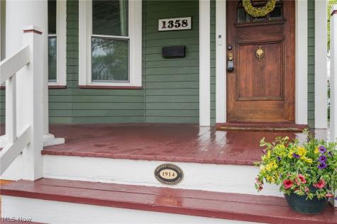 1358 Summit Avenue Lakewood OH 44107