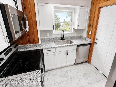 1318 Arnold Avenue Akron OH 44305