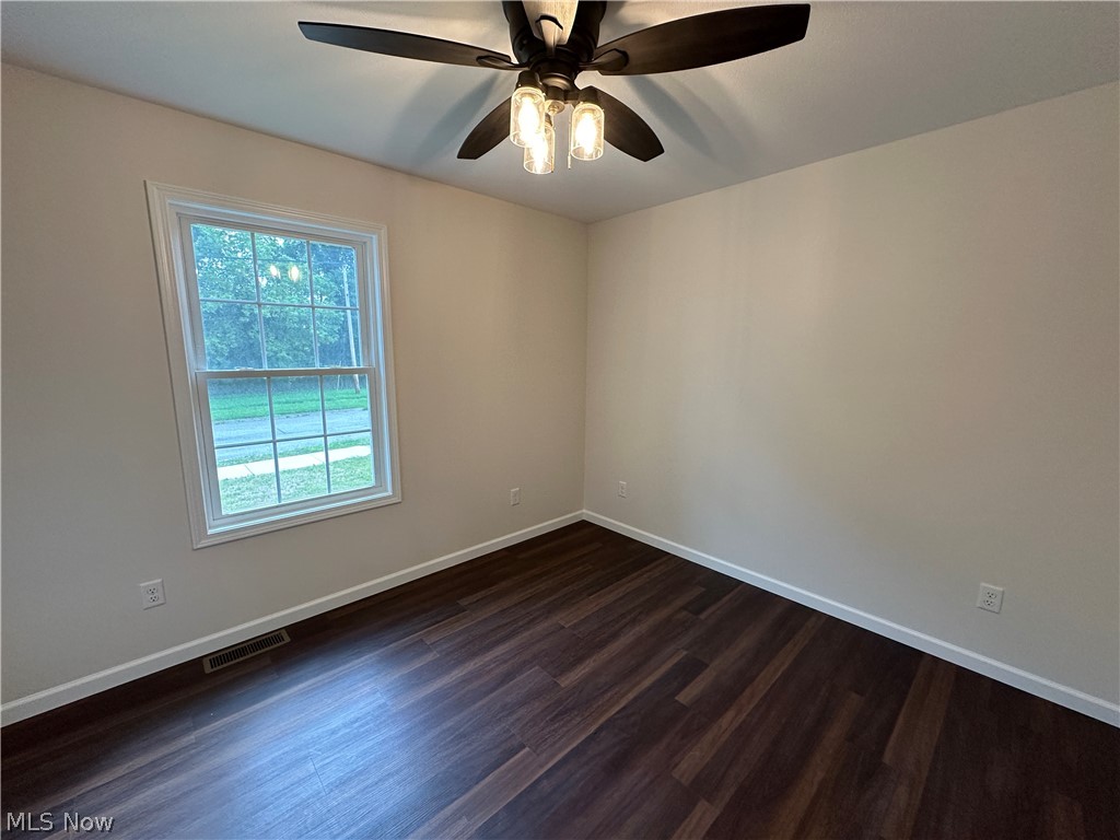 43 Narcissa Avenue Struthers OH 44471