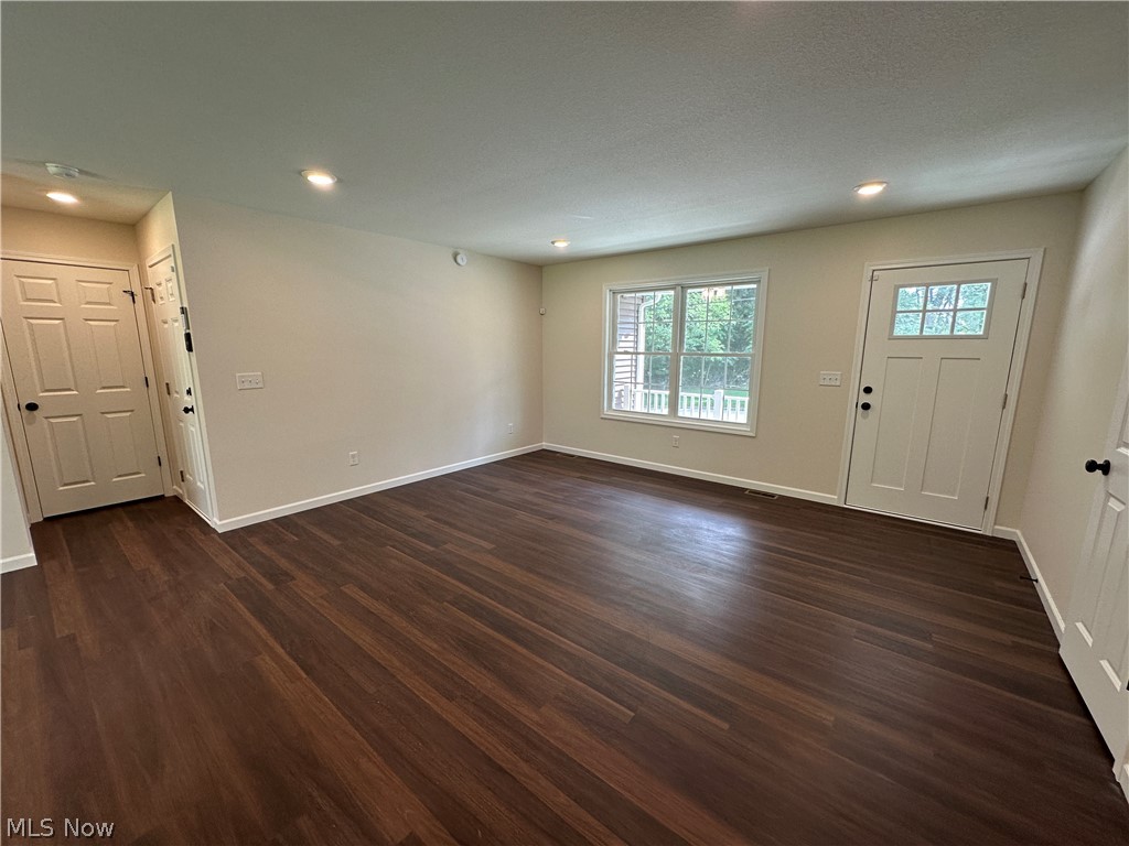 43 Narcissa Avenue Struthers OH 44471