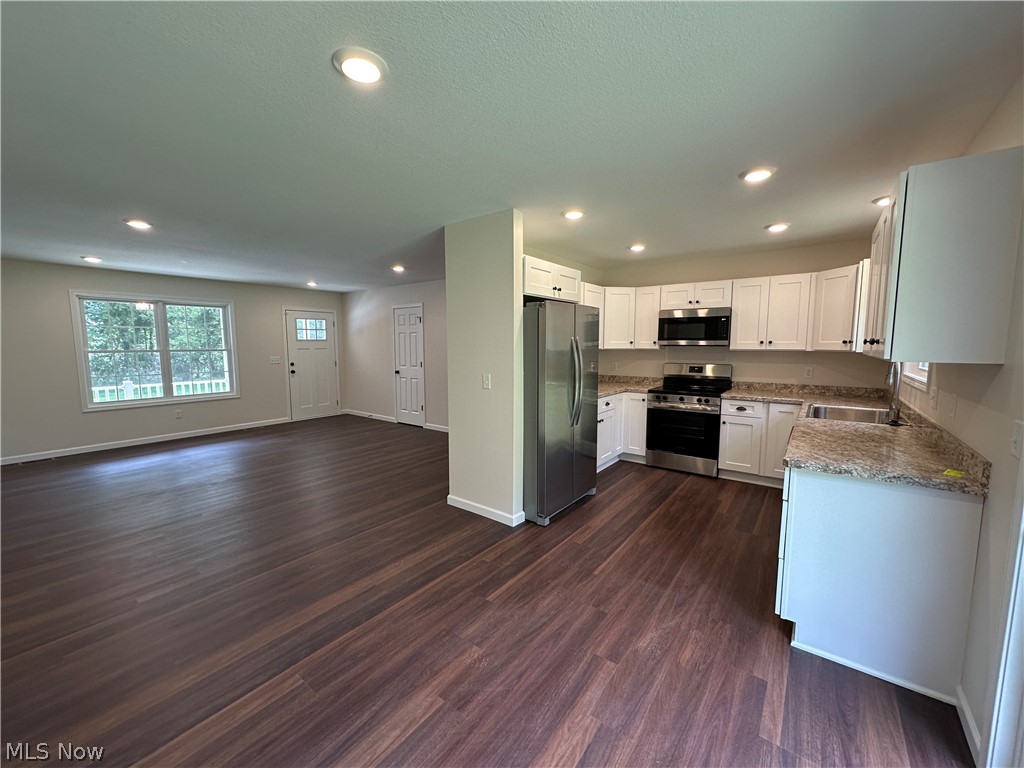 43 Narcissa Avenue Struthers OH 44471