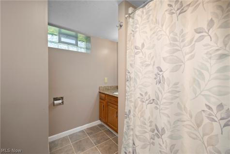 1908 Wallace Lane Lorain OH 44053