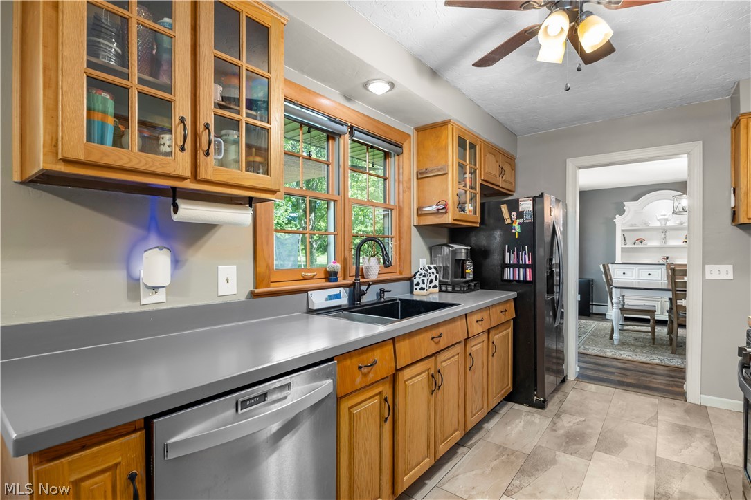 1908 Wallace Lane Lorain OH 44053