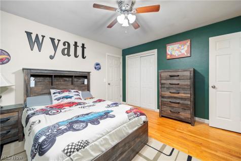 1908 Wallace Lane Lorain OH 44053