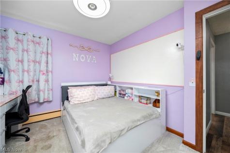 1908 Wallace Lane Lorain OH 44053