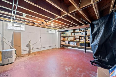 1908 Wallace Lane Lorain OH 44053