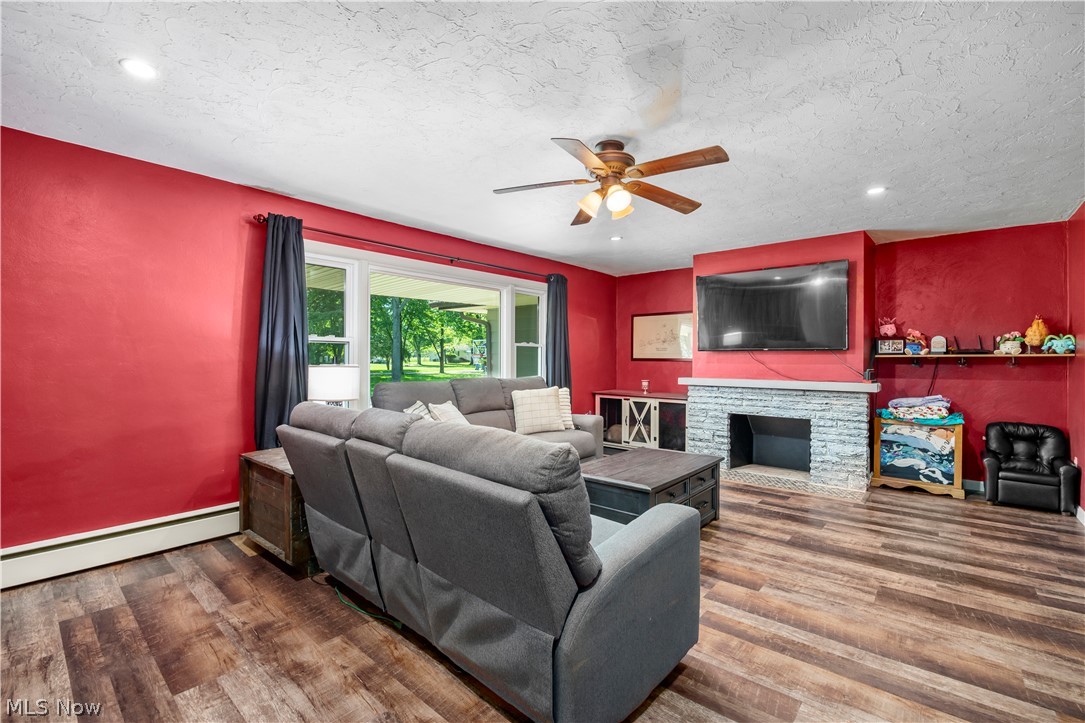1908 Wallace Lane Lorain OH 44053