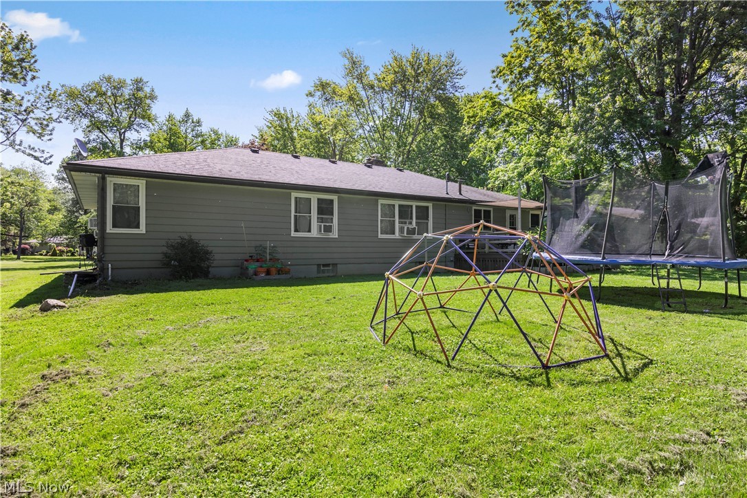 1908 Wallace Lane Lorain OH 44053