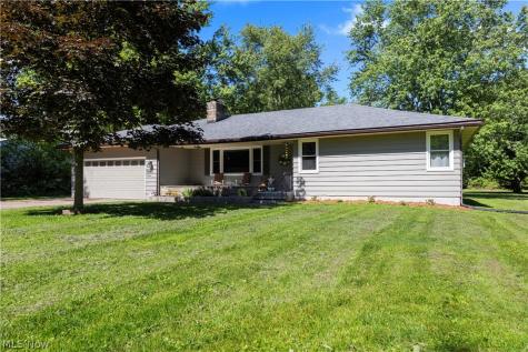 1908 Wallace Lane Lorain OH 44053