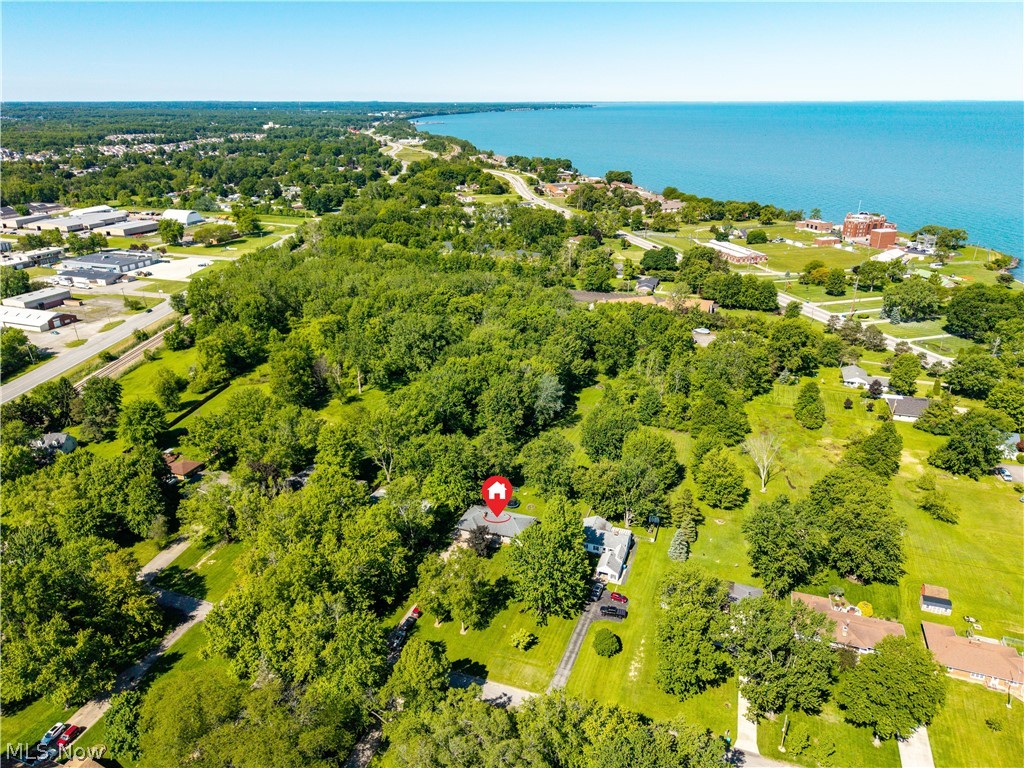 1908 Wallace Lane Lorain OH 44053