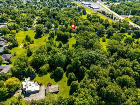 1908 Wallace Lane Lorain OH 44053