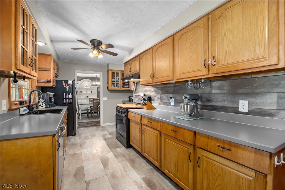 1908 Wallace Lane Lorain OH 44053