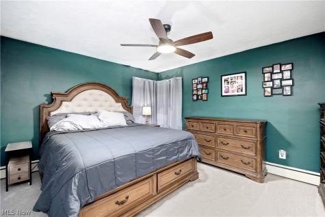 1908 Wallace Lane Lorain OH 44053