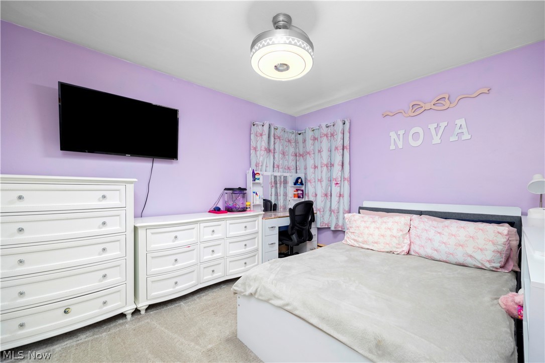 1908 Wallace Lane Lorain OH 44053