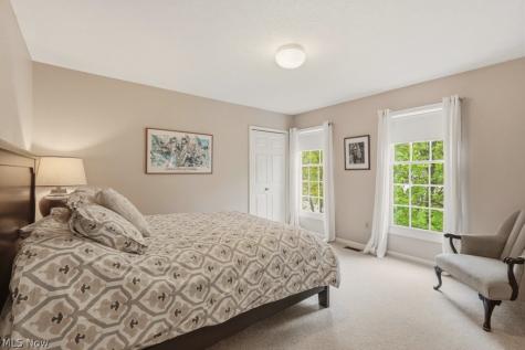 735 Jamestown Court Hudson OH 44236
