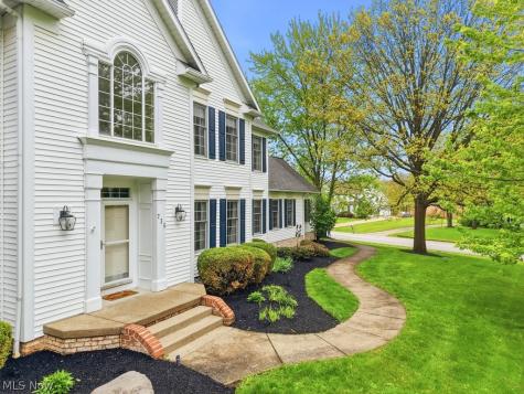 735 Jamestown Court Hudson OH 44236