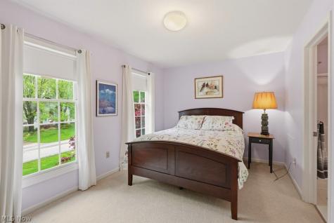 735 Jamestown Court Hudson OH 44236