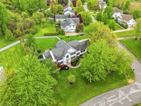 735 Jamestown Court Hudson OH 44236