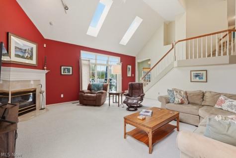 735 Jamestown Court Hudson OH 44236