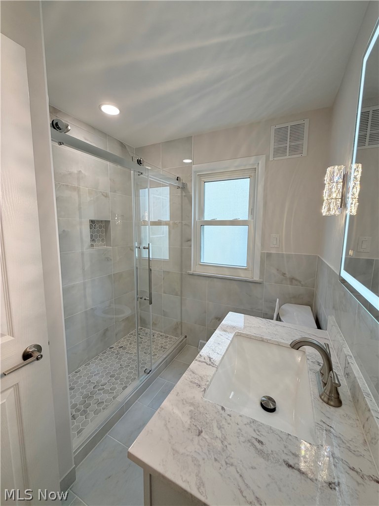 1199 Mayfield Ridge Road Cleveland OH 44124