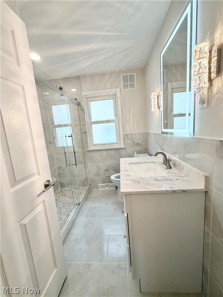 1199 Mayfield Ridge Road Cleveland OH 44124