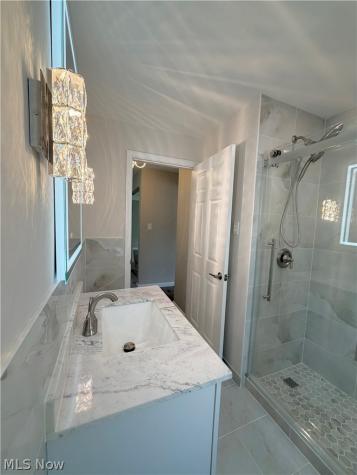 1199 Mayfield Ridge Road Cleveland OH 44124
