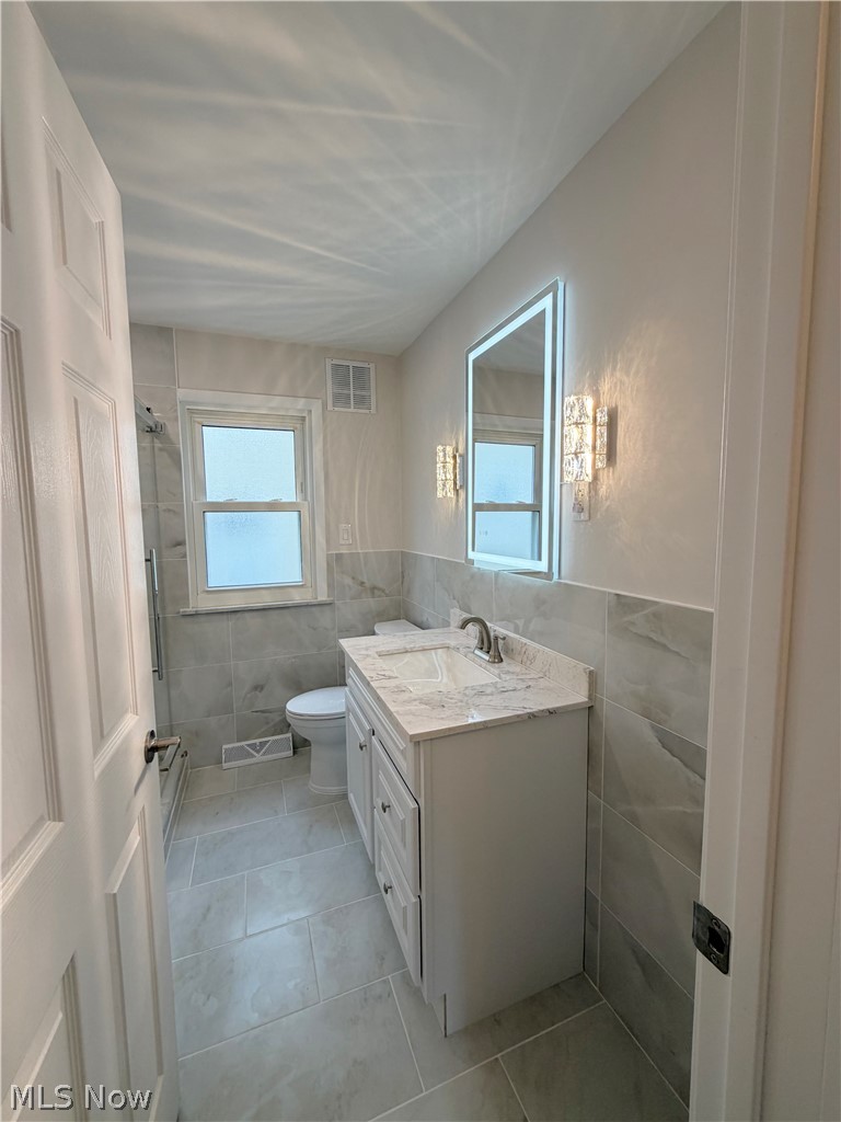 1199 Mayfield Ridge Road Cleveland OH 44124