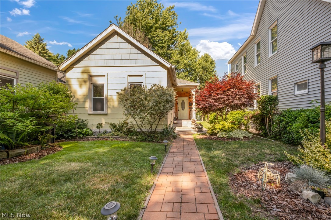 1884 W 47th Street Cleveland OH 44102