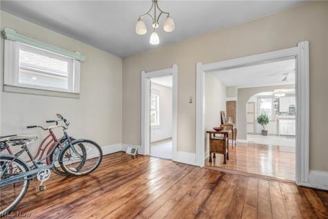 1884 W 47th Street Cleveland OH 44102