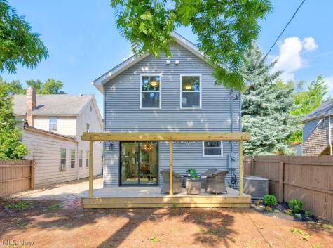 2148 W 21st Place Cleveland OH 44113