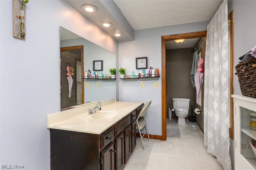 3761 Stratavon Drive NW North Canton OH 44720