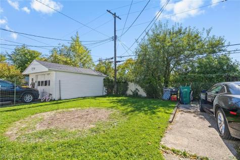 19264 Stockton Avenue Maple Heights OH 44137