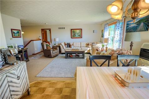 9142 Lisbon Street E East Canton OH 44730