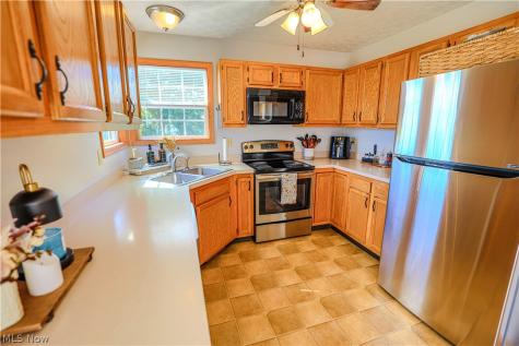 9142 Lisbon Street E East Canton OH 44730