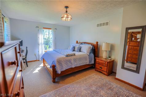 9142 Lisbon Street E East Canton OH 44730