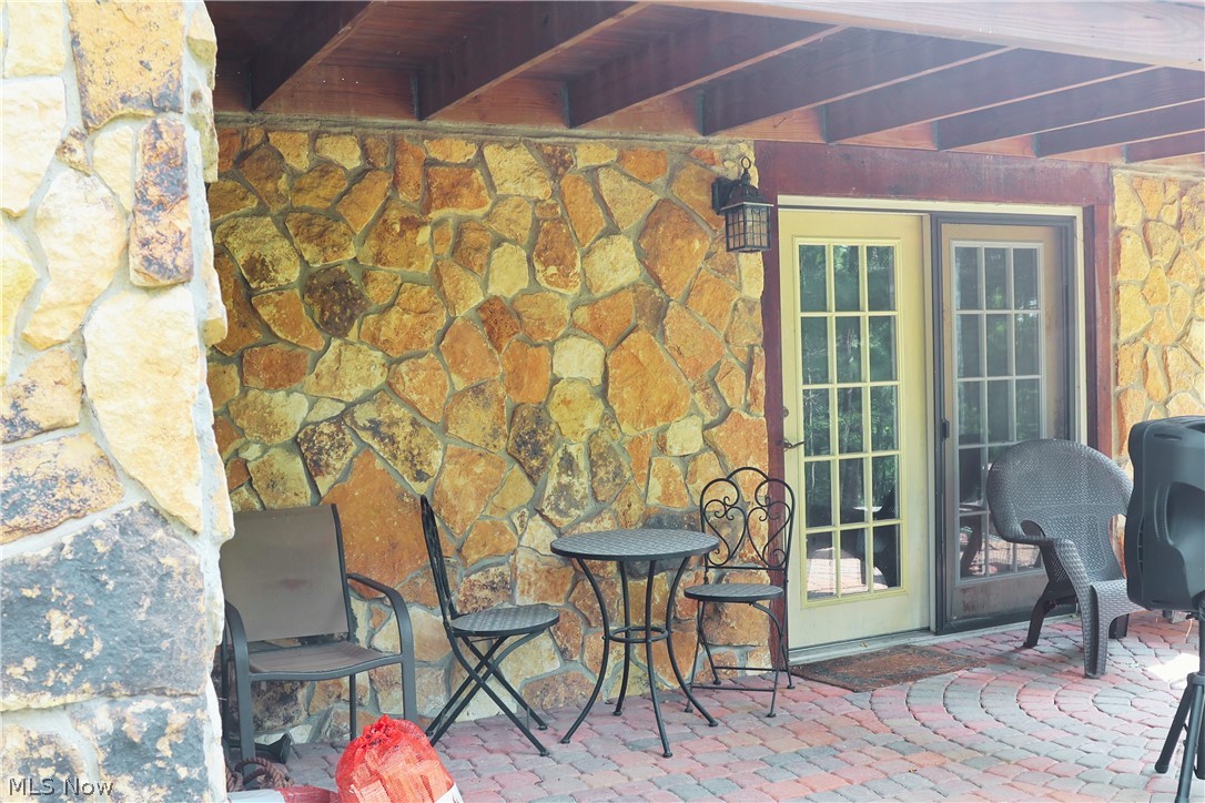 5906 Schilling Hill Road NW New Philadelphia OH 44663