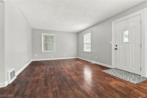 113 Adams Avenue Cuyahoga Falls OH 44221