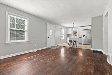 113 Adams Avenue Cuyahoga Falls OH 44221