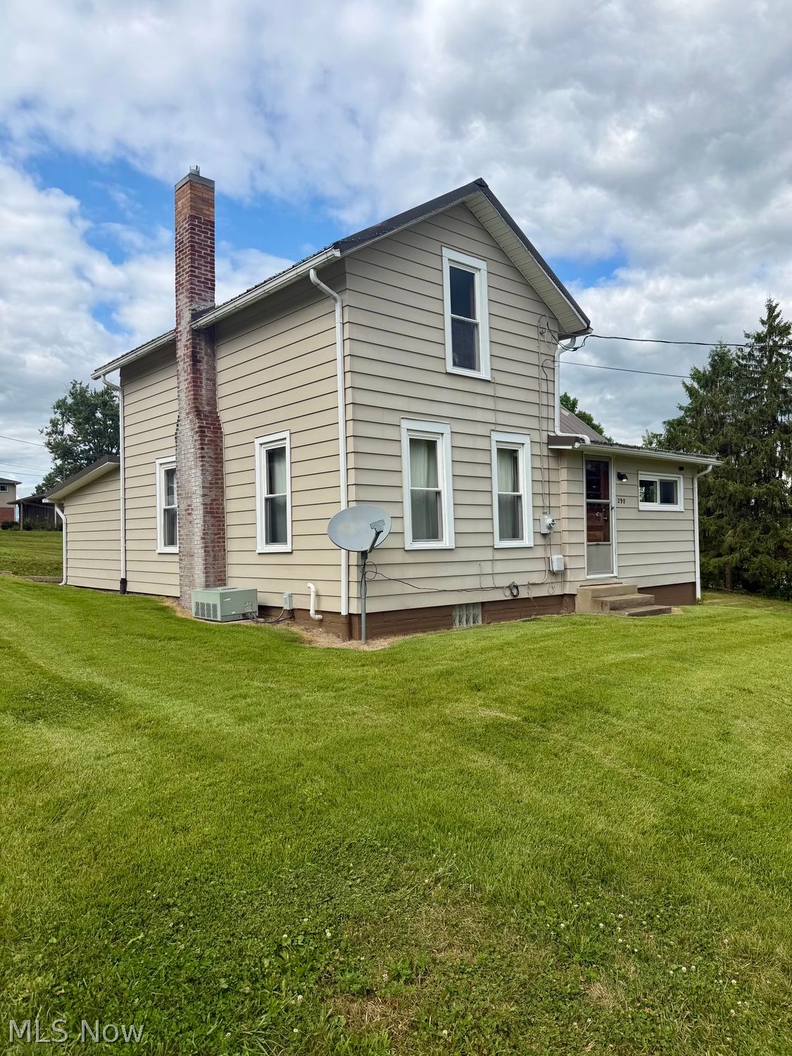 290 W Wood Street Shreve OH 44676