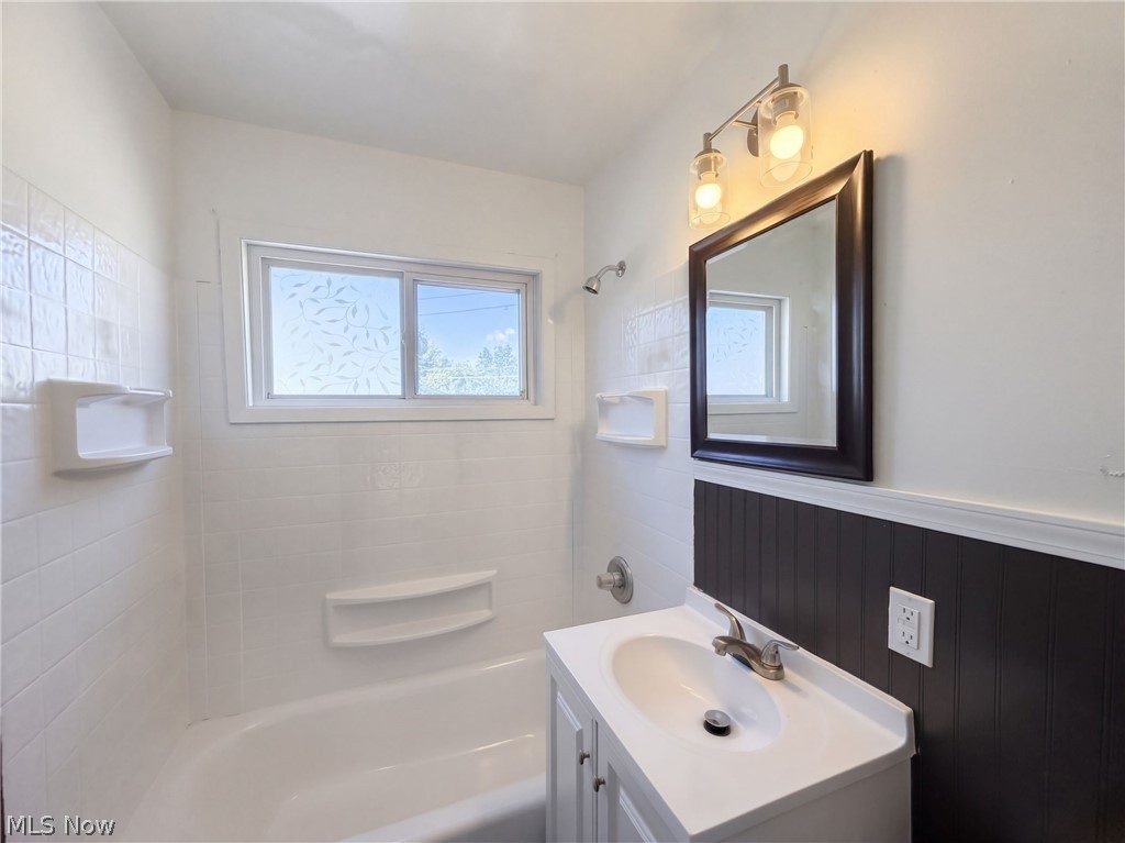 9022 Manorford Drive Cleveland OH 44130