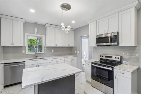 4012 Bluestone Road Cleveland OH 44121
