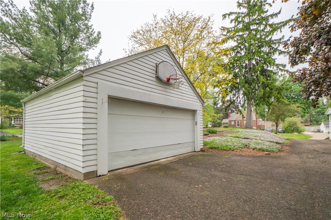 160 Everhard Road SW North Canton OH 44709