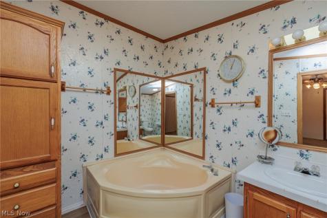 77 Periwinkle Drive Olmsted Twp OH 44138